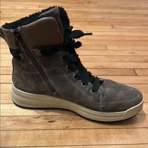 Brown High-Top Sneakers with Black Laces